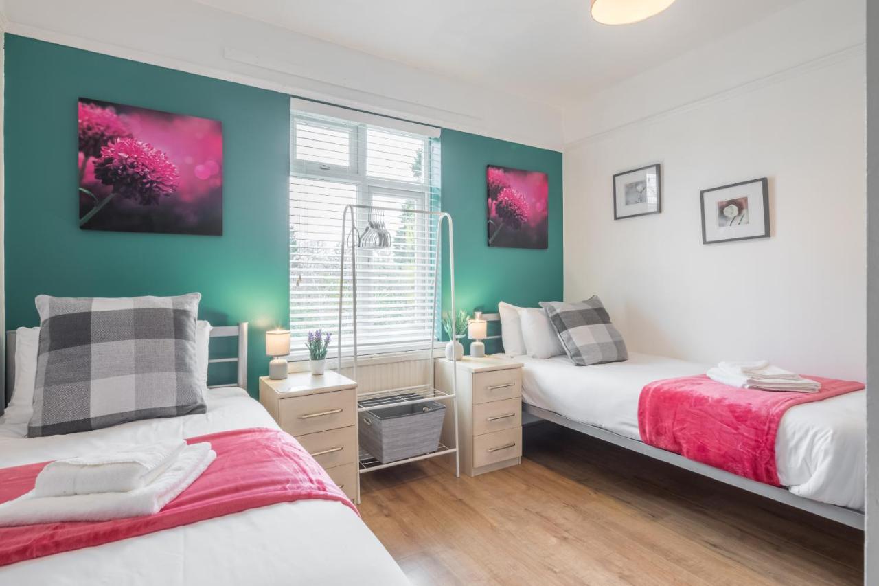Private Room 6 With Kitchenette By Cb Stays No Minimum Stays CBG Екстериор снимка